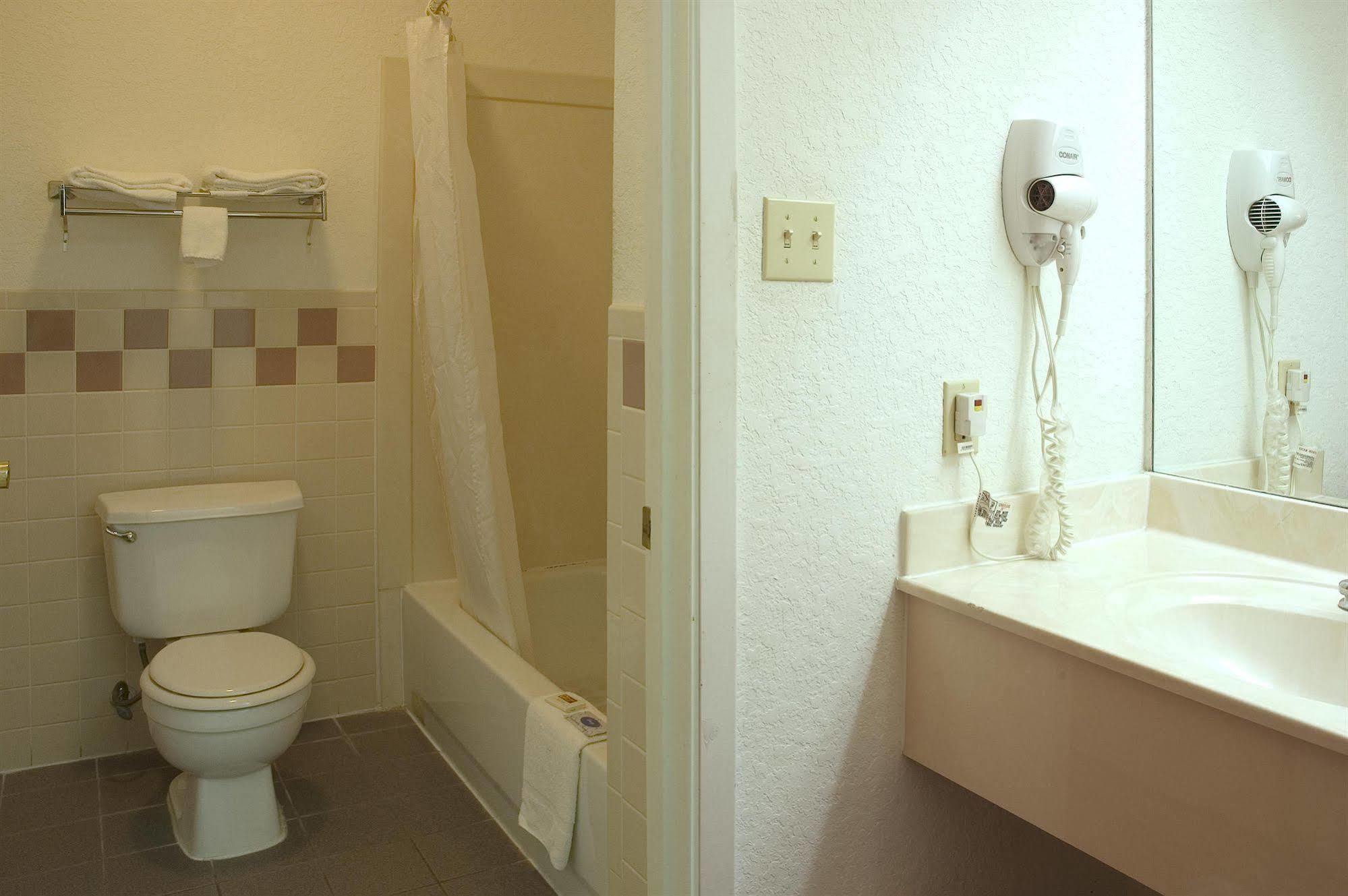 Budget Host Hempstead Inn Brookhollow/Energy Corridor Houston Extérieur photo